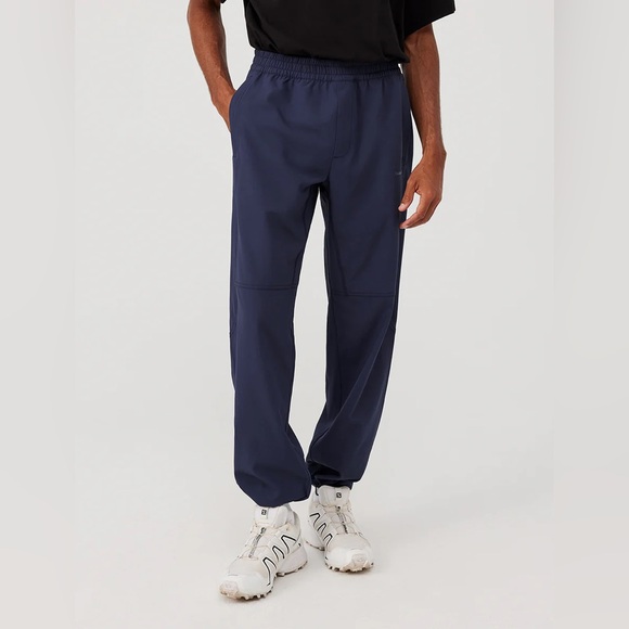 Outdoor Voices high stride track pant - men’s size XS